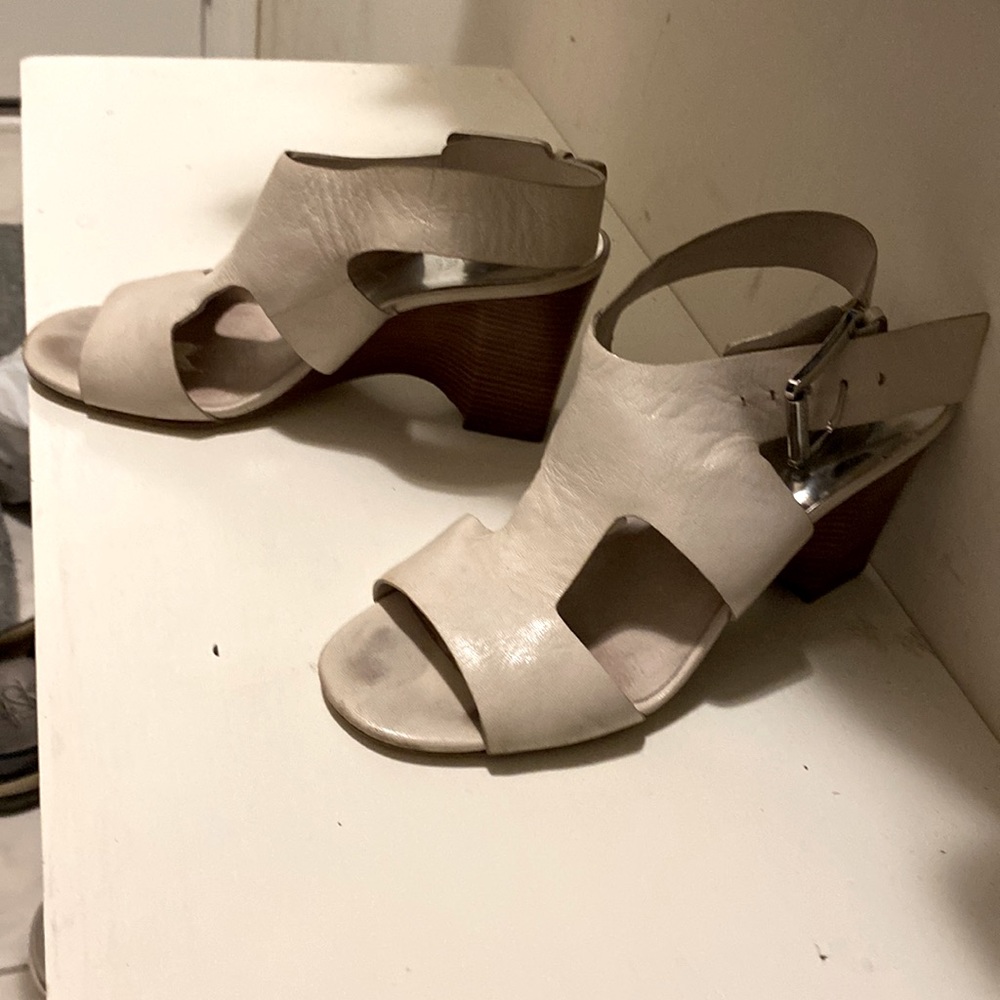 Sandal